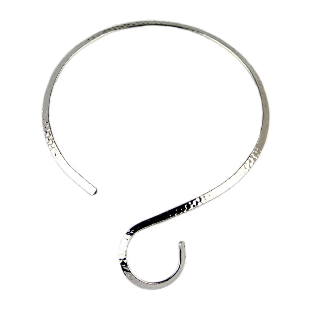 Torque gaulois argent martelé spirale ouverte