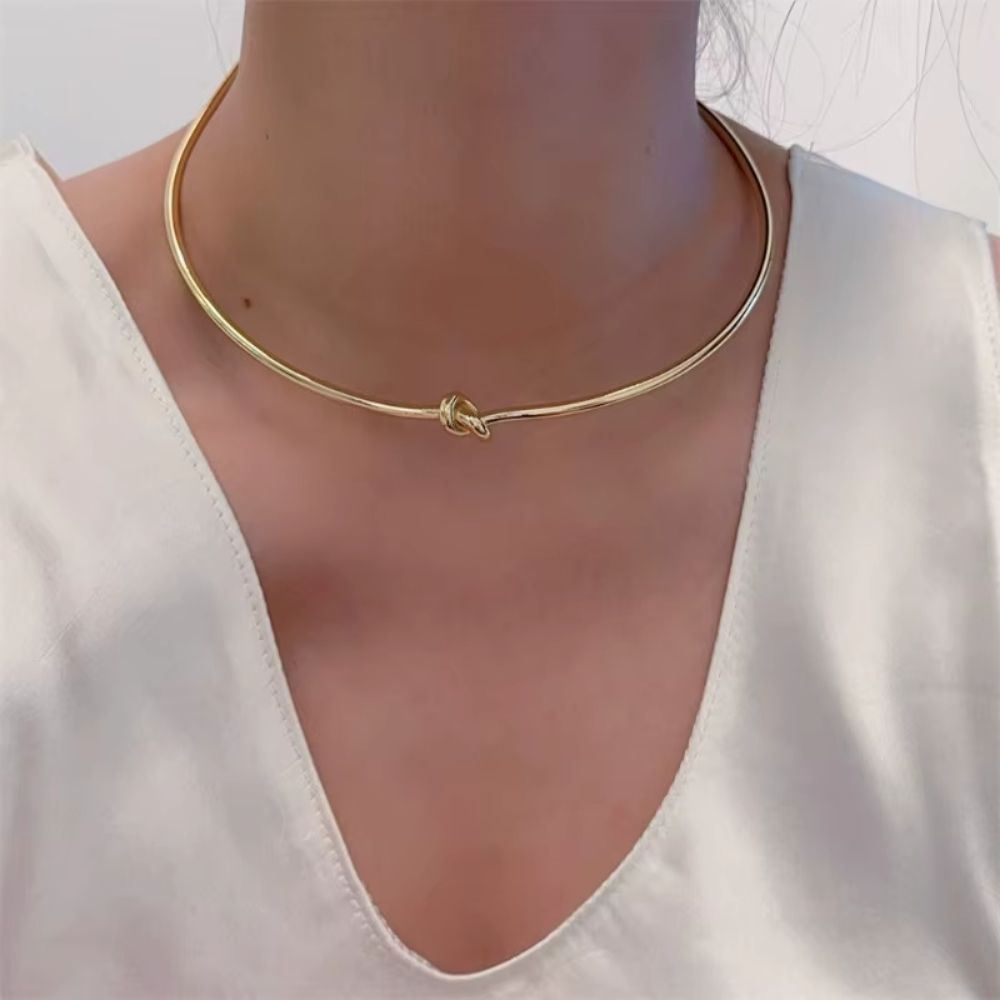 Torque gaulois doré ouvert avec nœud central – Image 2