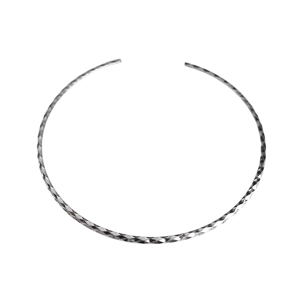 Torque gaulois argenté martelé fin