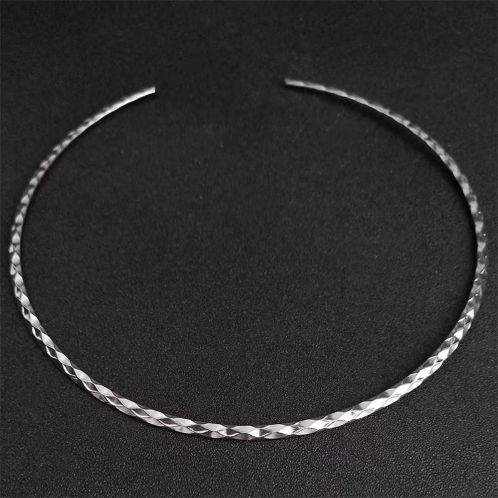 Torque gaulois argenté martelé fin – Image 2